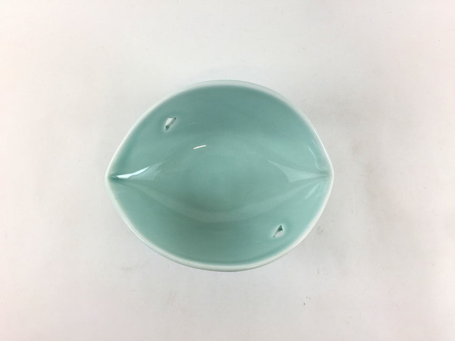 【SALE】青磁　花びら透し笠型小中付　11cm　有田焼【訳あり】