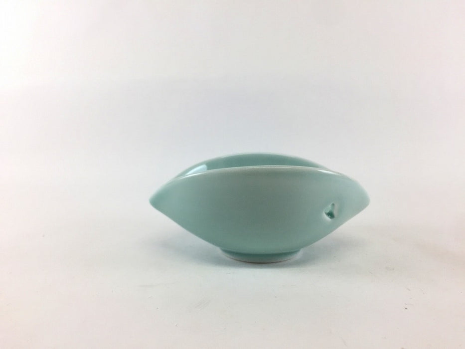 【SALE】青磁　花びら透し笠型小中付　11cm　有田焼【訳あり】