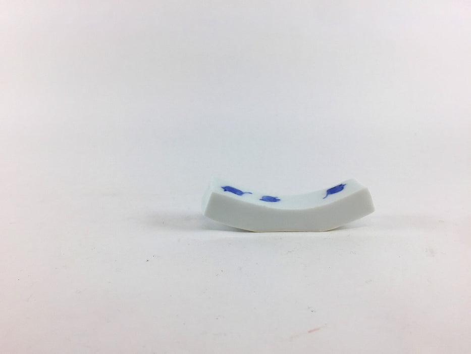 【SALE】手造箸置　(メダカ/花鳥/市松/花びら)　6cm　有田焼【訳あり】