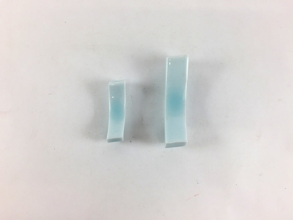 【SALE】手造ミニ箸置　(青白/赤/アメ/黄緑/ルリ/黒)　4.5cm　有田焼【訳あり】