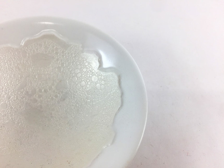 【SALE】白マット白泡雲銀　稜線彫3寸小付　10cm　有田焼【訳あり】