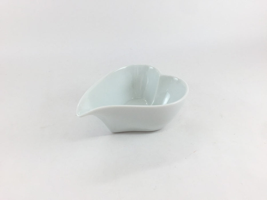 【SALE】ハートフルボウル(130cc)　白　8cm　波佐見焼 【訳あり】