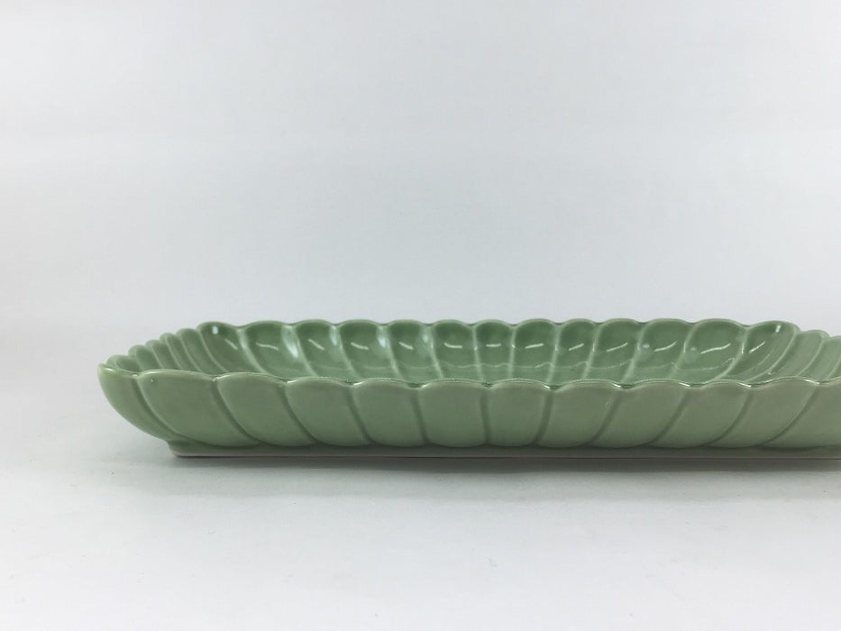 【SALE】23cm菊長皿　若草色　波佐見焼 【訳あり】