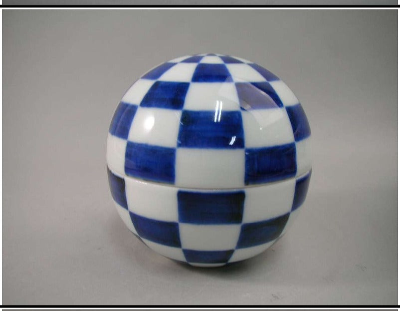 95玉蓋物　青市松　9cm　有田焼(j.R)