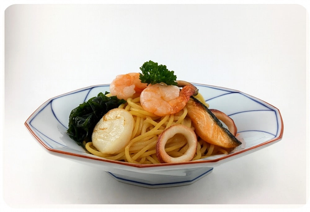 21cm捻り皿　(青筋/赤筋)　波佐見 (j.R)