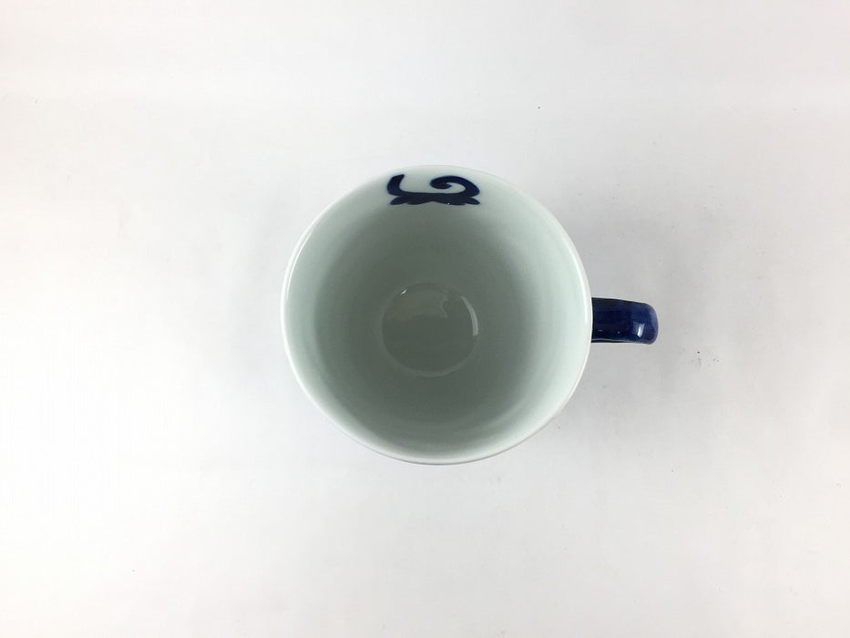 【カップ/マグカップ】350ccマグカップ.染市松唐草(取手 藍/赤)　有田焼