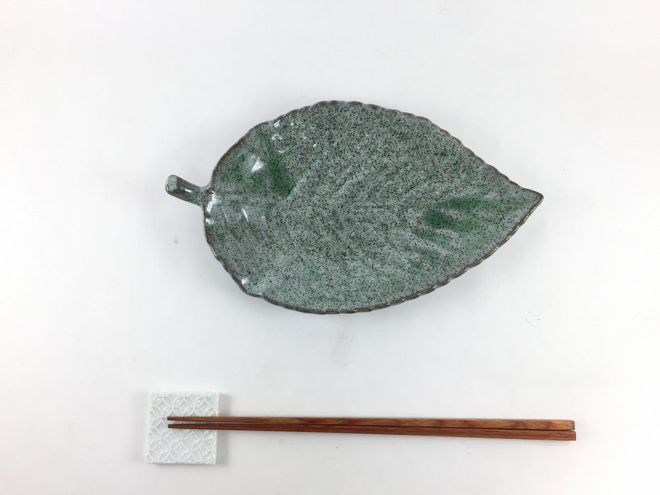 22cm木の葉皿.カイラギ緑吹　美濃焼【皿/中皿】
